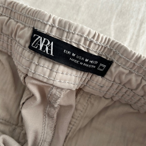 Zara Men's Beige Joggers - Picture 9 of 9